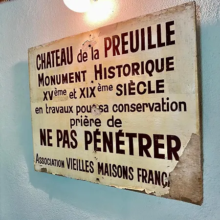 Couette-café Château De La Preuille 3*