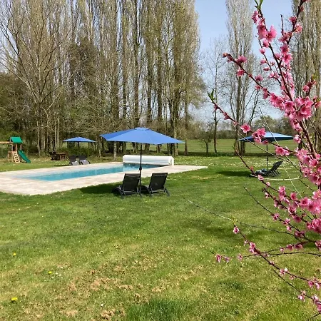 Chateau De La Preuille Bed & Breakfast