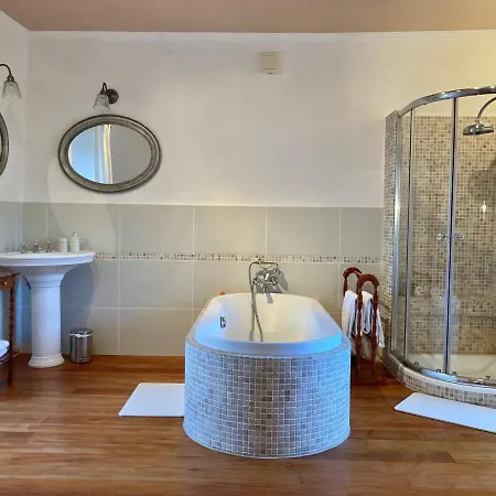 Château De La Preuille 3*