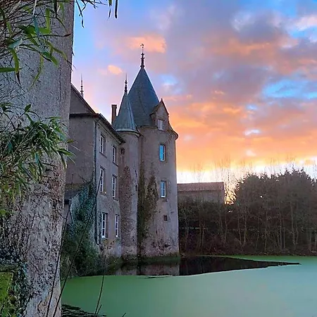 Bed & Breakfast Chateau De La Preuille 3*