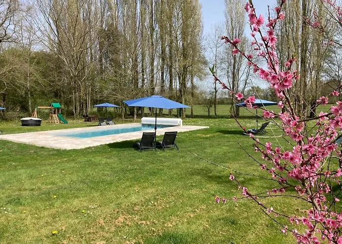 Chateau De La Preuille Bed & Breakfast